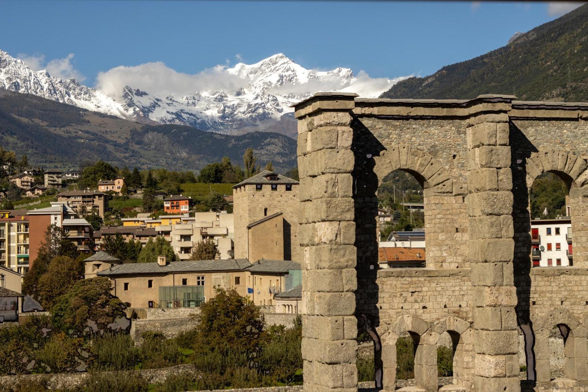 Aosta Con Vista - Appartamento In Centro Exterior foto